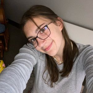 Meet your Posher, Maya